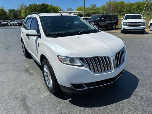 Used 2012 Lincoln MKX FWD image 6