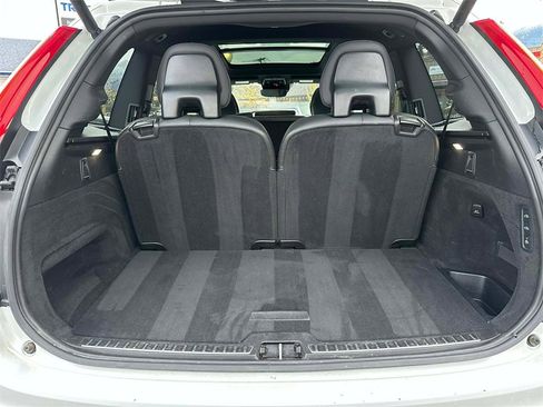 Used 2022 Volvo XC90 T8 R-Design w/ Advanced Package image 15
