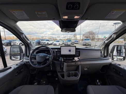 Used 2023 Ford Transit 350 XLT image 15