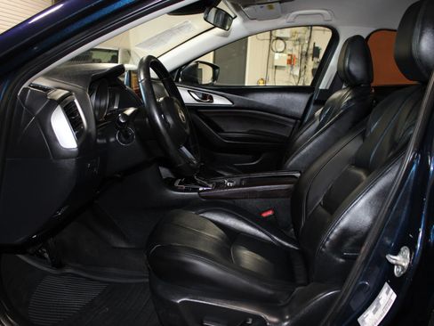 Used 2017 MAZDA MAZDA3 Touring FWD image 8