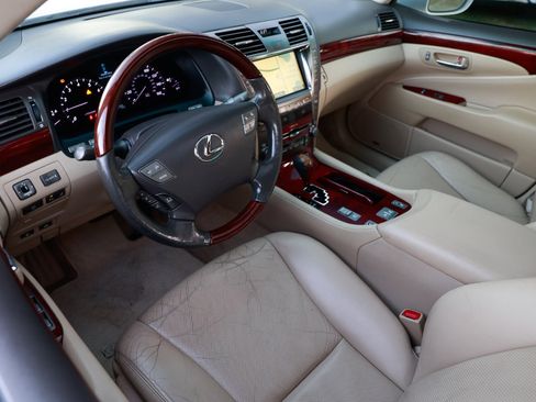 Used 2007 Lexus LS 460 image 4