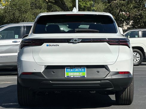 New 2026 Chevrolet Equinox EV LT image 4