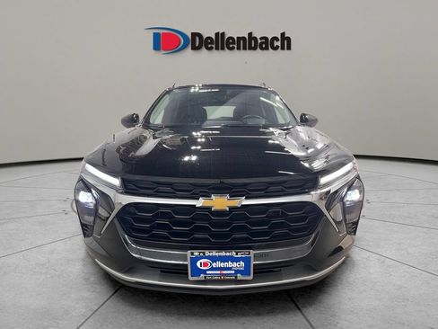 Used 2025 Chevrolet Trax LT w/ LT Convenience Package FWD image 8