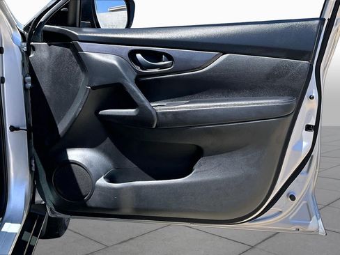 Used 2020 Nissan Rogue S FWD image 22