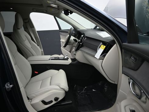 New 2026 Volvo XC90 B6 Ultra image 15