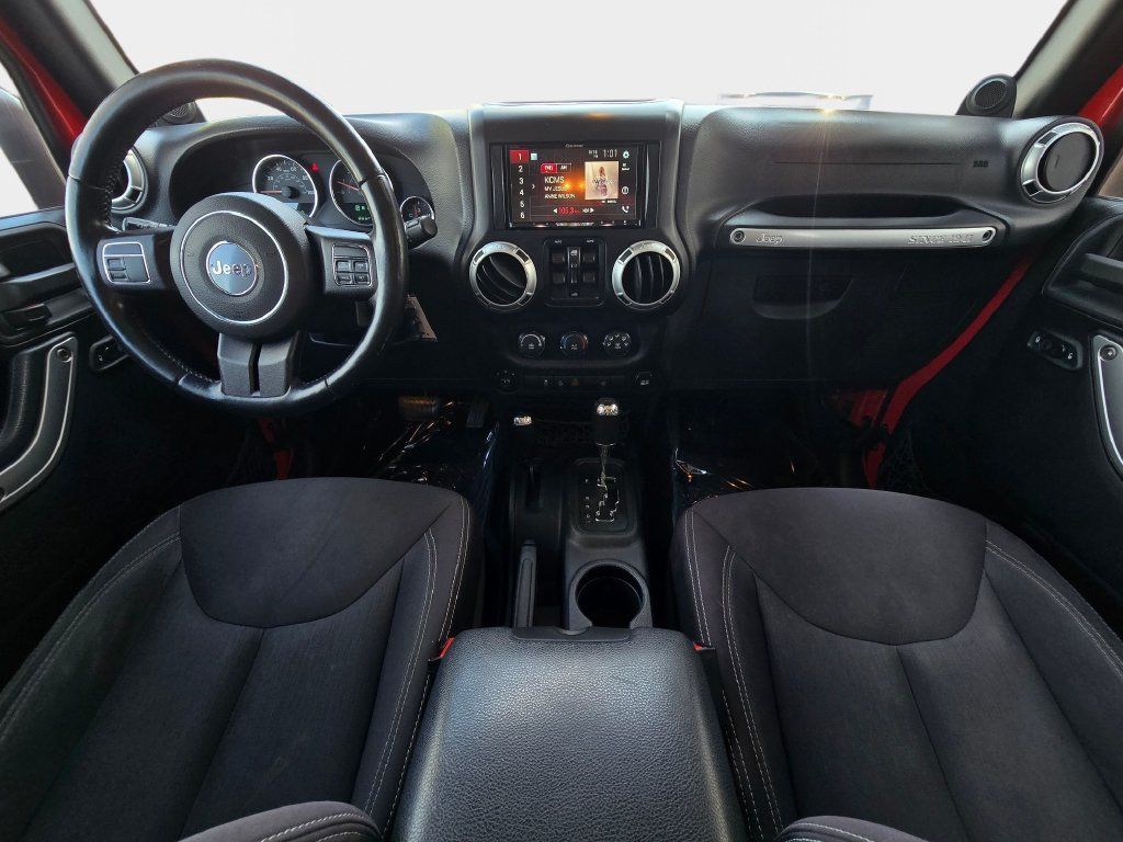 Used 2013 Jeep Wrangler Unlimited Sahara AWD/4WD image 10