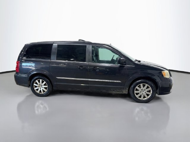 Used 2014 Chrysler Town & Country Touring FWD image 6