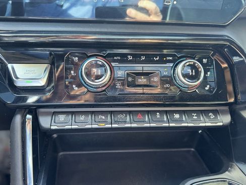 Used 2024 GMC Sierra 2500 AT4X image 16