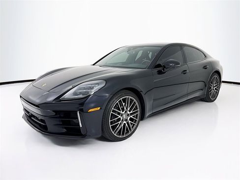 Used 2024 Porsche Panamera 4 image 1