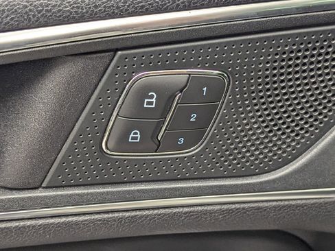 Used 2020 Ford Edge ST image 19