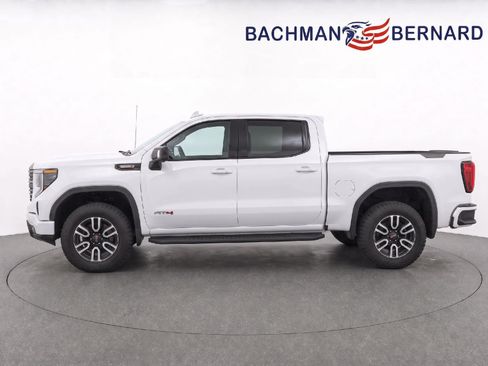 Used 2024 GMC Sierra 1500 AT4 w/ AT4 Premium Package AWD/4WD image 4
