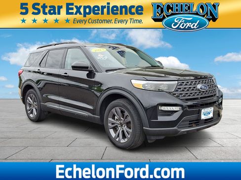 Certified 2023 Ford Explorer XLT w/ Equipment Group 202A AWD/4WD image 1
