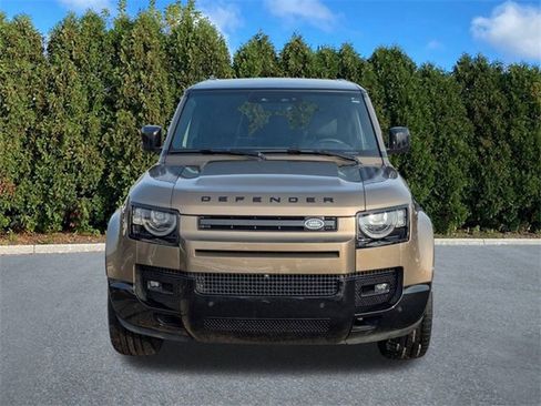 Used 2024 Land Rover Defender 110 X-Dynamic SE image 2