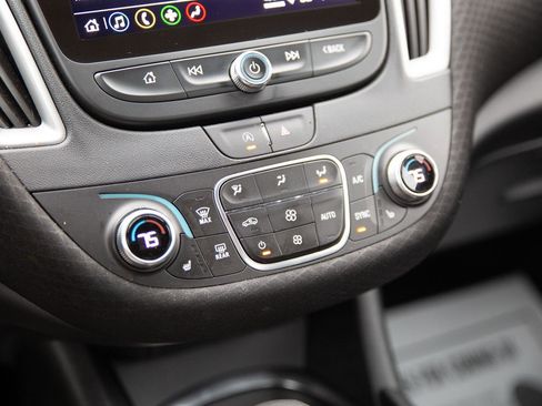 Used 2024 Chevrolet Malibu LT image 9