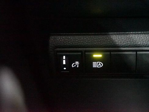 Certified 2025 Toyota Corolla LE image 22