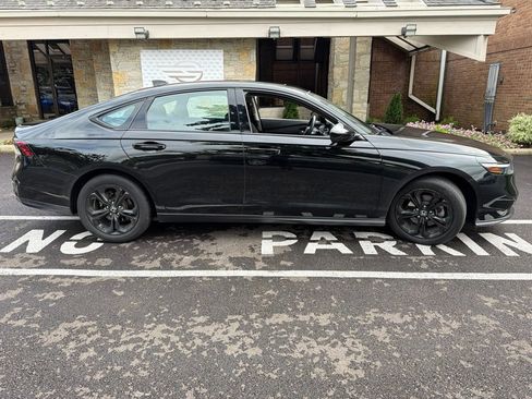 Used 2025 Honda Accord SE image 5