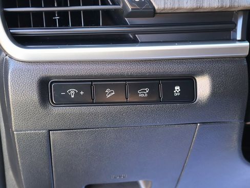 Used 2023 Kia Telluride EX w/ EX Captain's Chair Package image 11