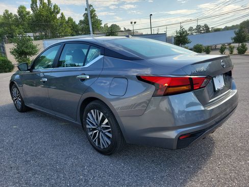 Used 2025 Nissan Altima 2.5 SV FWD image 7