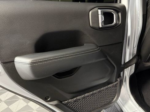 Used 2023 Jeep Wrangler Unlimited Sahara AWD/4WD image 26