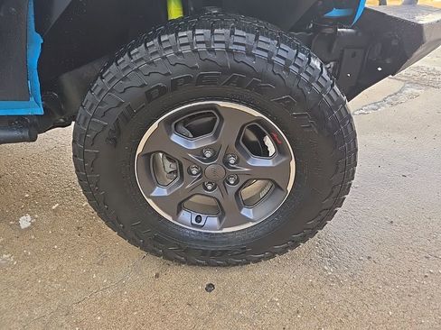 Used 2018 Jeep Wrangler Sport image 27