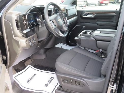Used 2023 Chevrolet Silverado 1500 LT image 10
