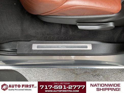Used 2019 Cadillac Escalade ESV Premium Luxury w/ LPO, Radiant Package AWD/4WD image 16