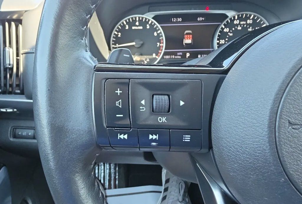 Used 2022 Nissan Pathfinder SL AWD/4WD image 20