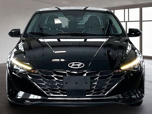 Used 2023 Hyundai Elantra Limited image 4