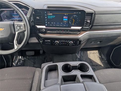 Used 2025 Chevrolet Silverado 2500 LT w/ Convenience Package AWD/4WD image 18