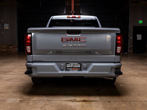 Used 2025 GMC Sierra 1500 Pro w/ Convenience Package image 7
