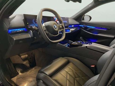 Used 2025 BMW i5 eDrive40i image 57