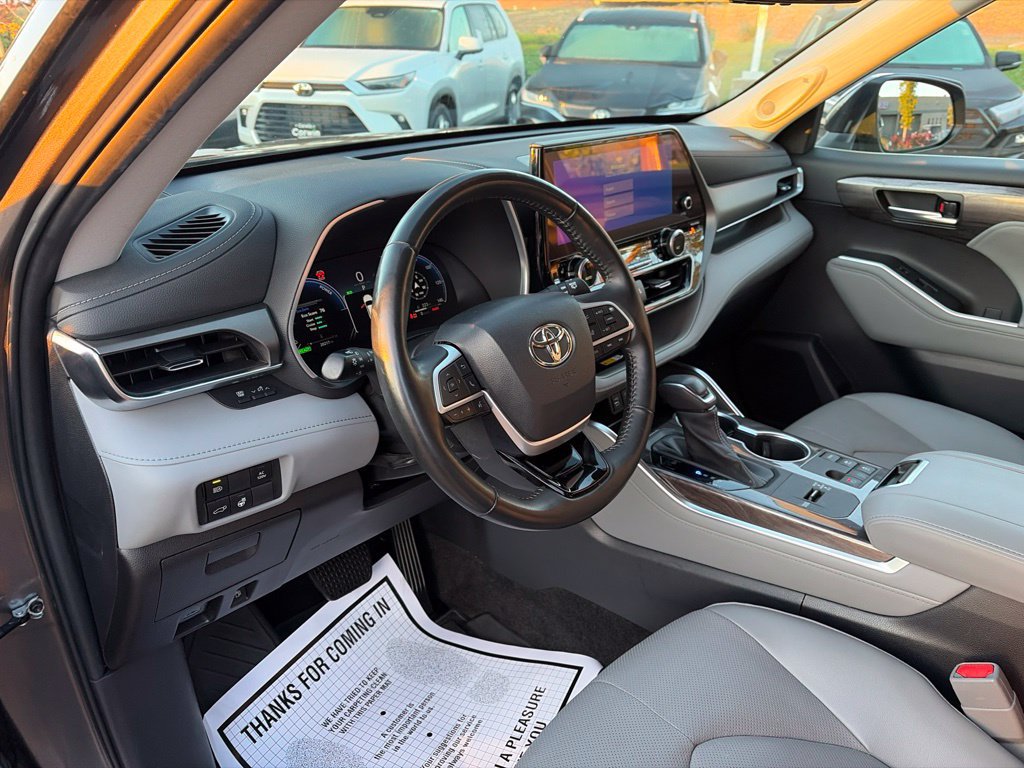 Used 2023 Toyota Highlander Limited w/ Protection Package #3 (TMS) AWD/4WD image 29