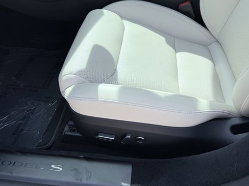 Used 2025 Tesla Model S image 25