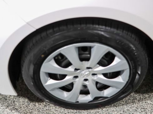 Used 2023 Toyota Corolla LE FWD image 11