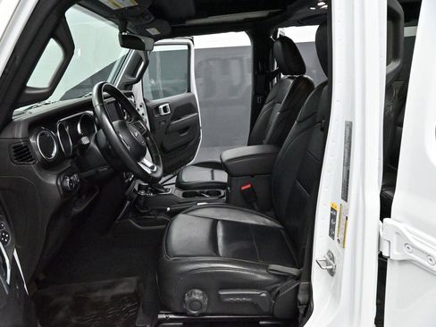 Used 2022 Jeep Wrangler Unlimited Sahara AWD/4WD image 12