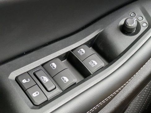 New 2025 Jeep Grand Cherokee L Altitude image 21