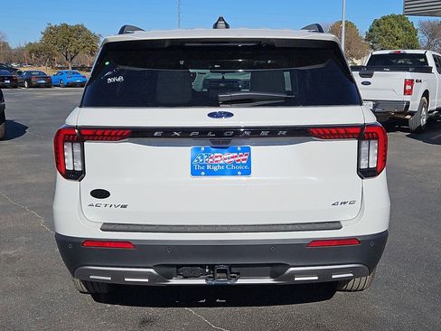 New 2026 Ford Explorer Active w/ Active Comfort Package image 10