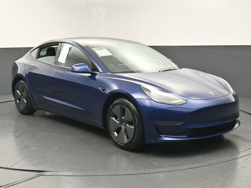 Used 2023 Tesla Model 3 Standard Range RWD image 2