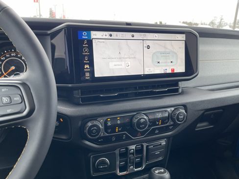 Used 2024 Jeep Wrangler Sport S image 12