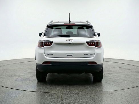Used 2025 Jeep Compass Limited AWD/4WD image 7