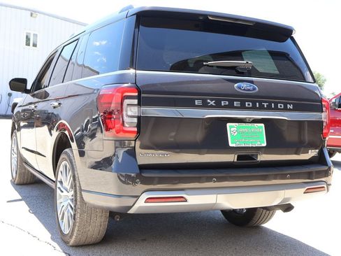 Used 2024 Ford Expedition Limited AWD/4WD image 3