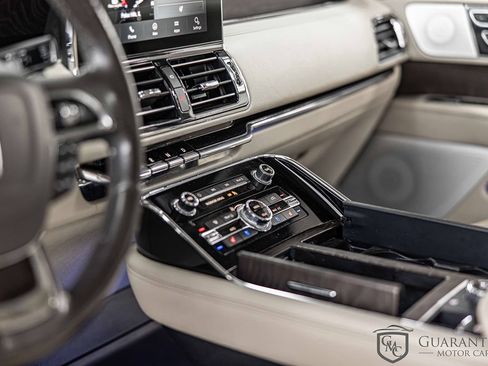Used 2021 Lincoln Navigator Reserve w/ Luxury Package AWD/4WD image 22