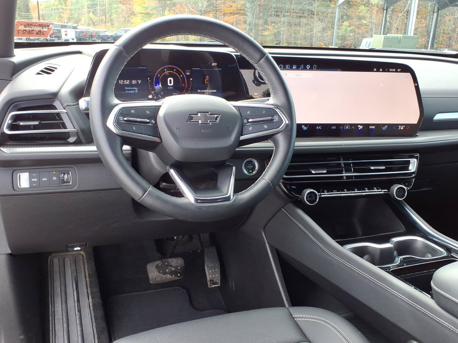 Used 2024 Chevrolet Traverse LT w/ Midnight/Sport Edition AWD/4WD image 19