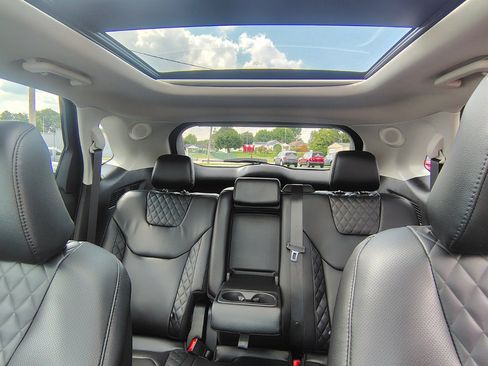 Used 2024 Ford Edge Titanium w/ Equipment Group 301A AWD/4WD image 26