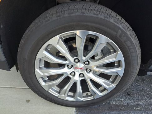 Used 2022 GMC Yukon Denali w/ Max Trailering Package AWD/4WD image 18