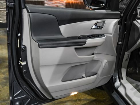 Used 2017 Honda Odyssey EX-L image 41