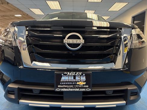 Used 2023 Nissan Pathfinder SL image 14