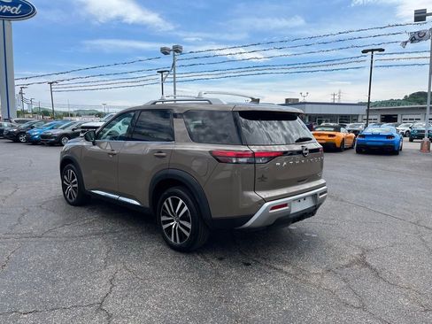 Used 2023 Nissan Pathfinder Platinum AWD/4WD image 5