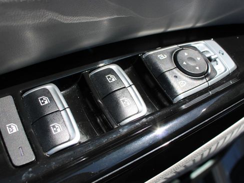 Used 2024 Kia Carnival SX Prestige FWD image 14