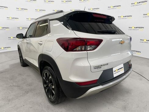 Used 2023 Chevrolet TrailBlazer LT FWD image 3